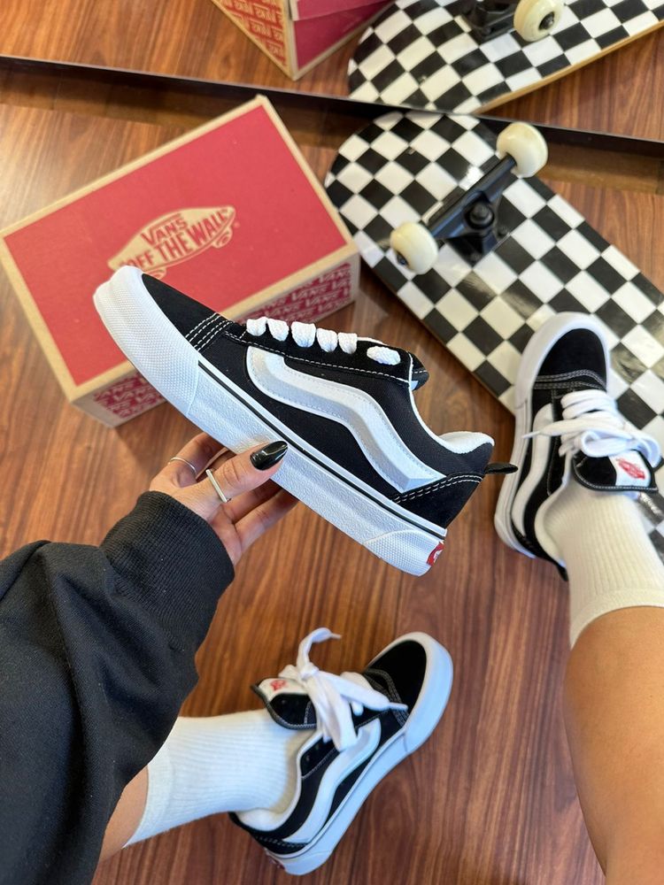 Vans Knu Skool - preto/branco