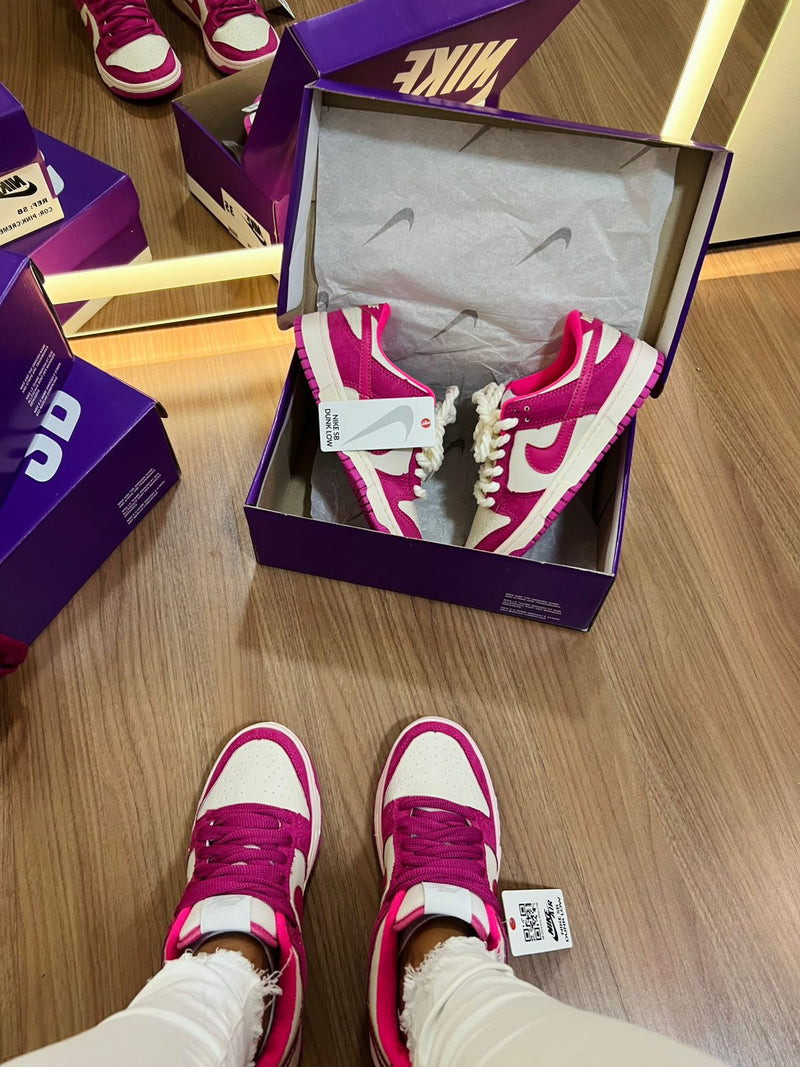Nike Dunk Low - Pink Creme