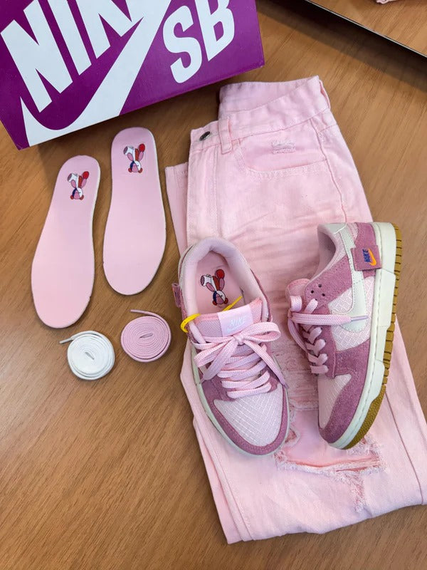Nike Dunk Teddy Bear - Rosa