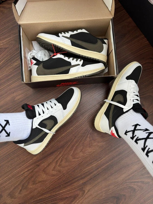 Jordan x Travis Scott - Reverse Mocha