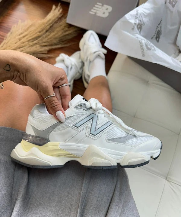 New Balance 9060 -  Cinza/ Branco