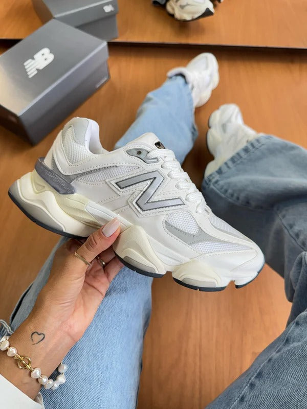 New Balance 9060 -  Cinza/ Branco